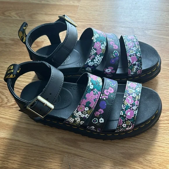 Dr. Martens Blaire floral print sandals - Picture 2 of 7